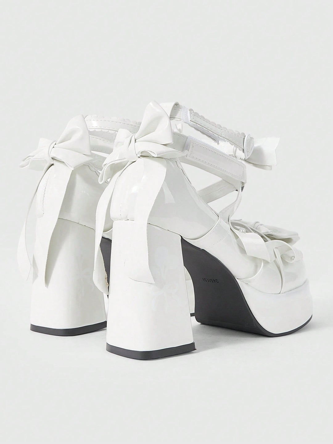 Pantofi cu toc SHEIN, alb