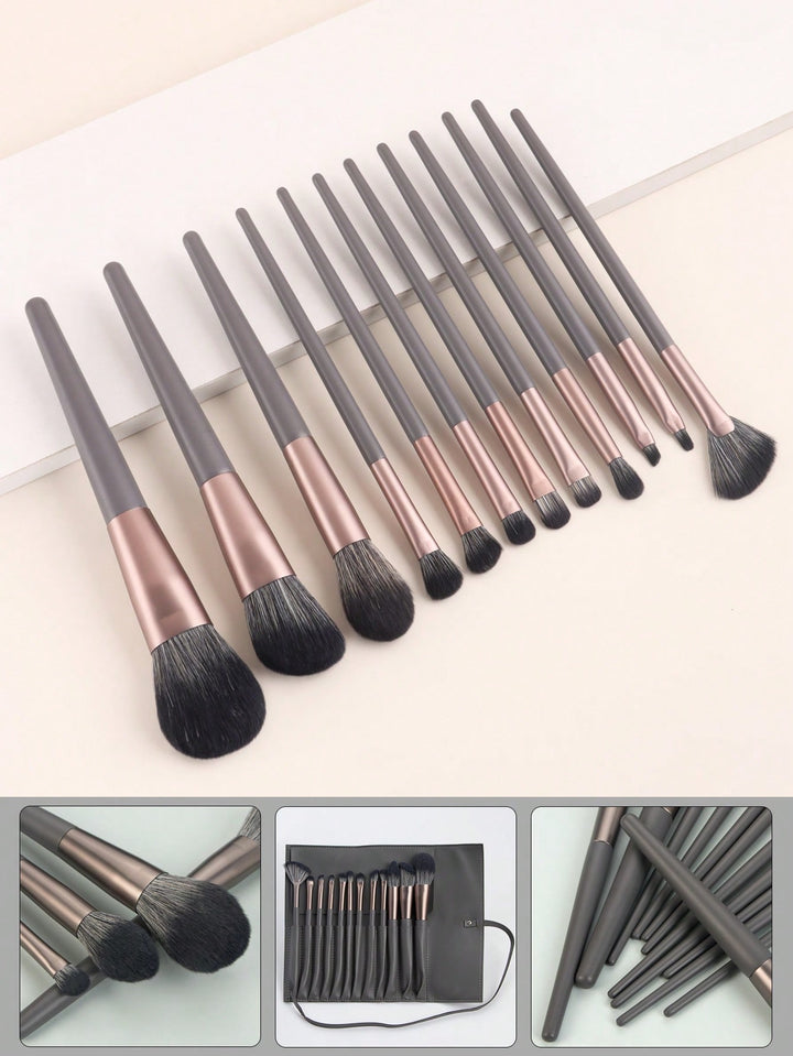 Set de perii SHEIN, mix culori