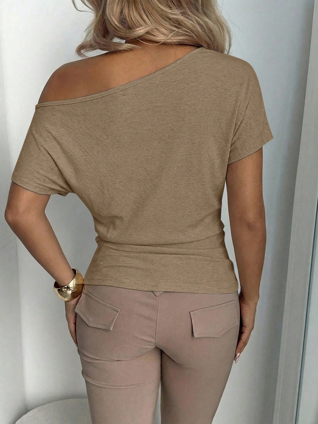 Tricou SHEIN, maro
