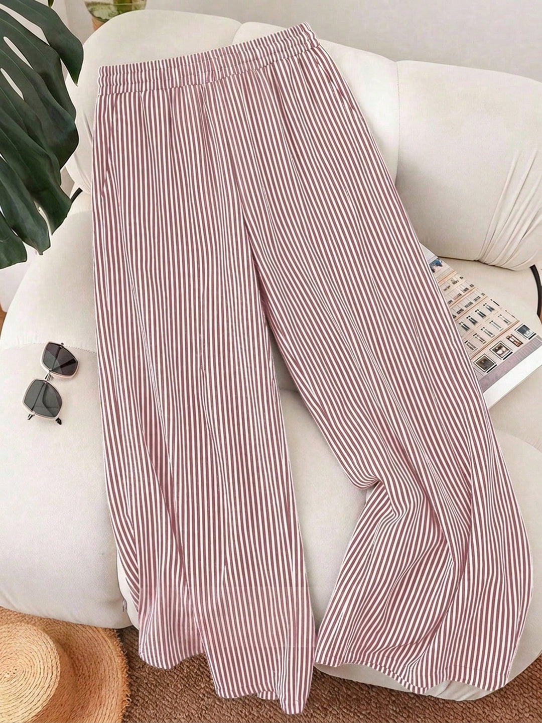 Pantaloni SHEIN, roz