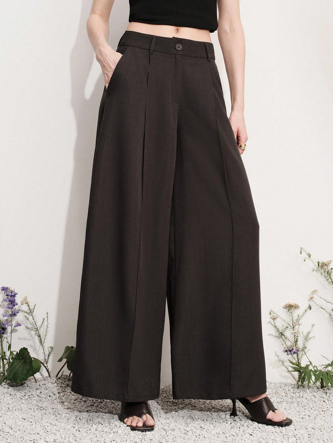 Pantaloni SHEIN, maro