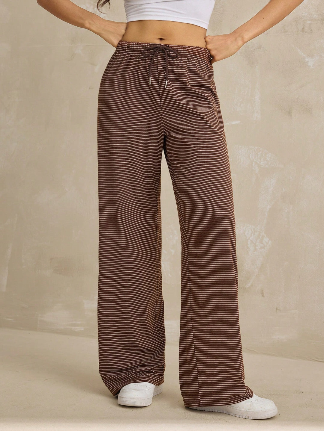 Pantaloni SHEIN, maro