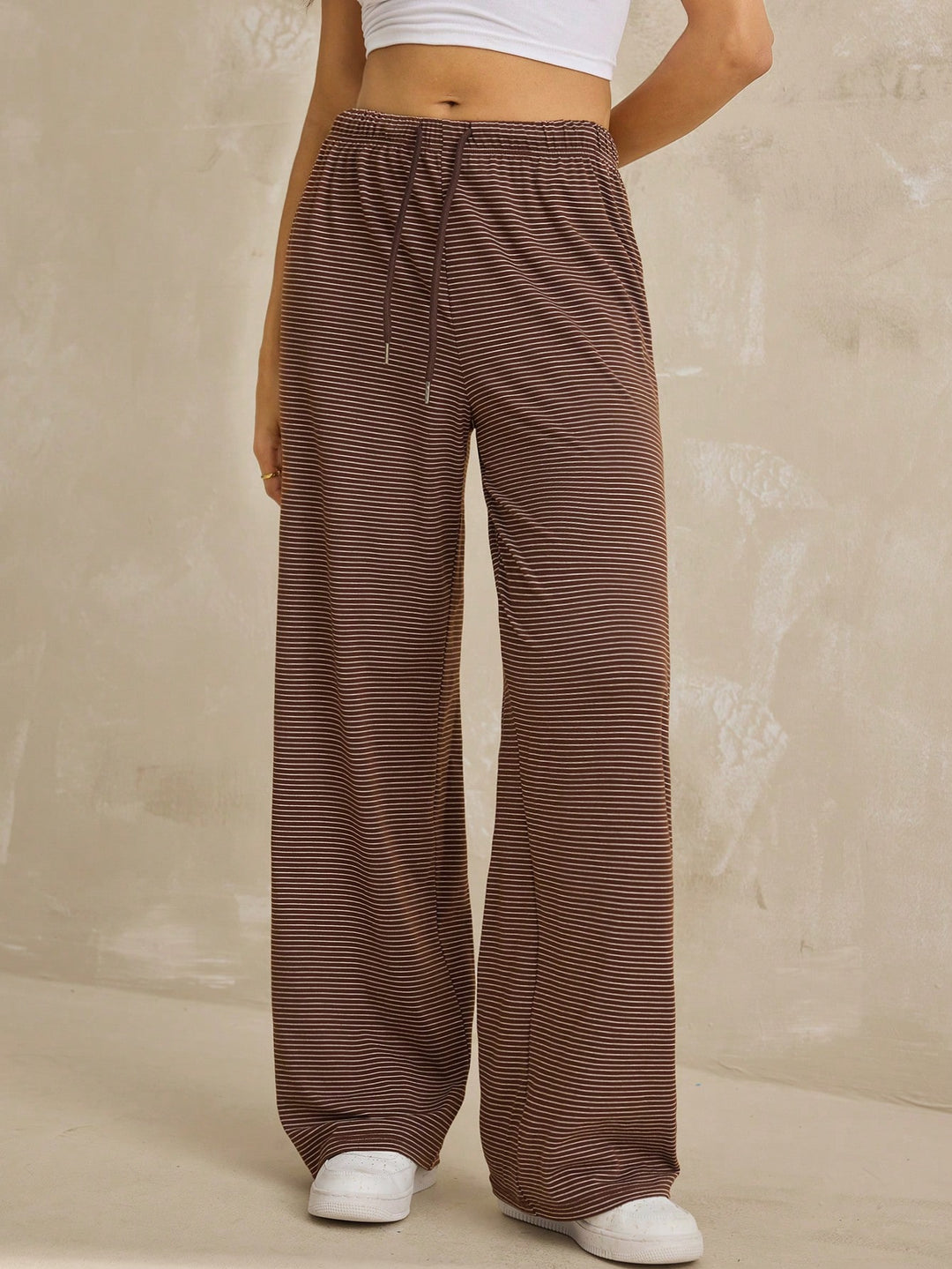 Pantaloni SHEIN, maro