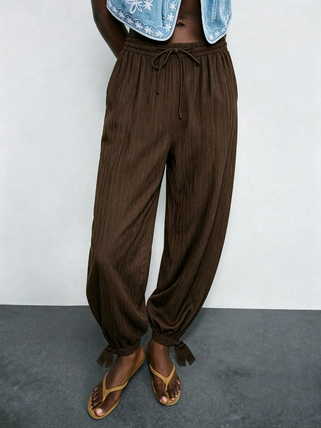 Pantaloni SHEIN, maro