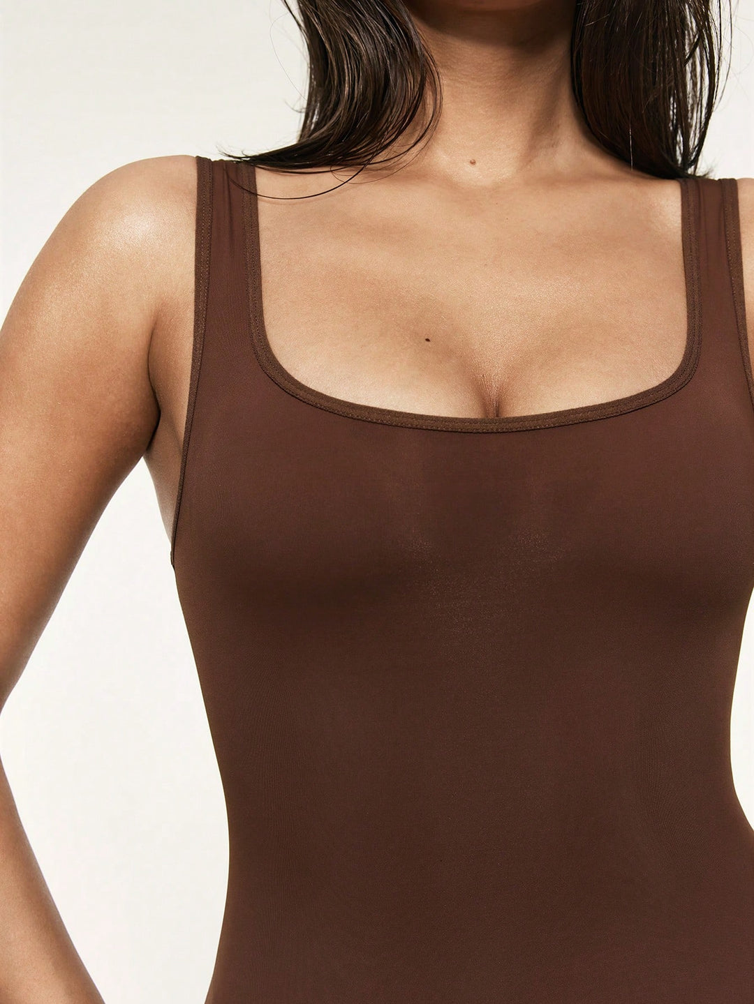 Body modelator SHEIN, maro