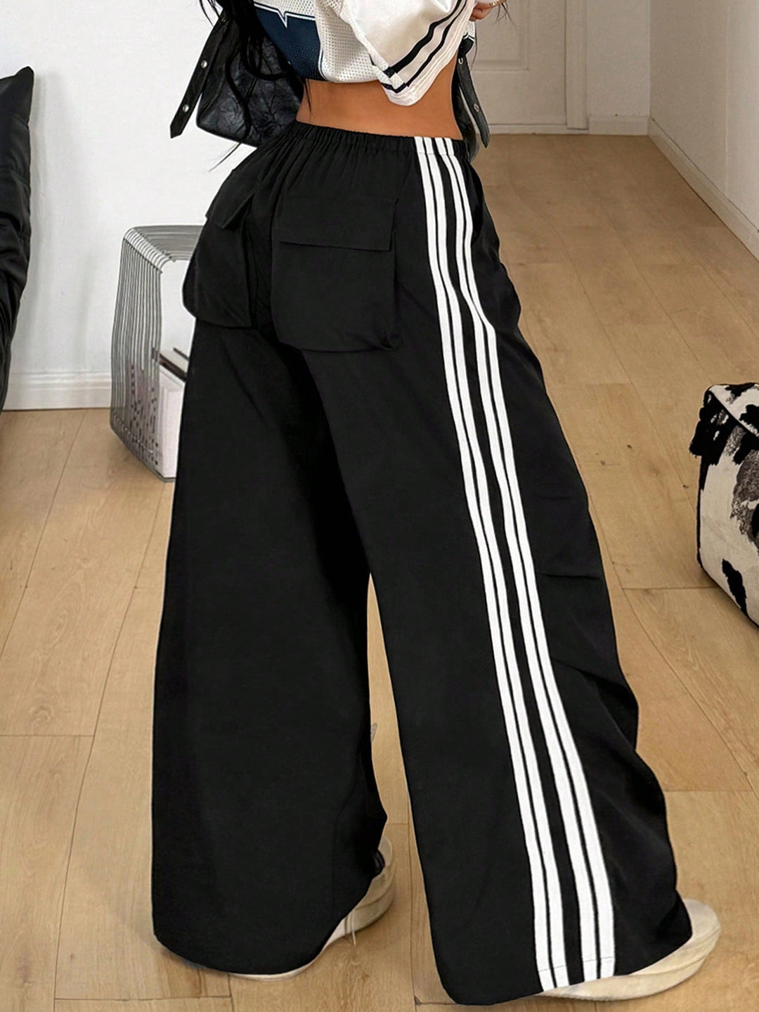 Pantaloni SHEIN, negru