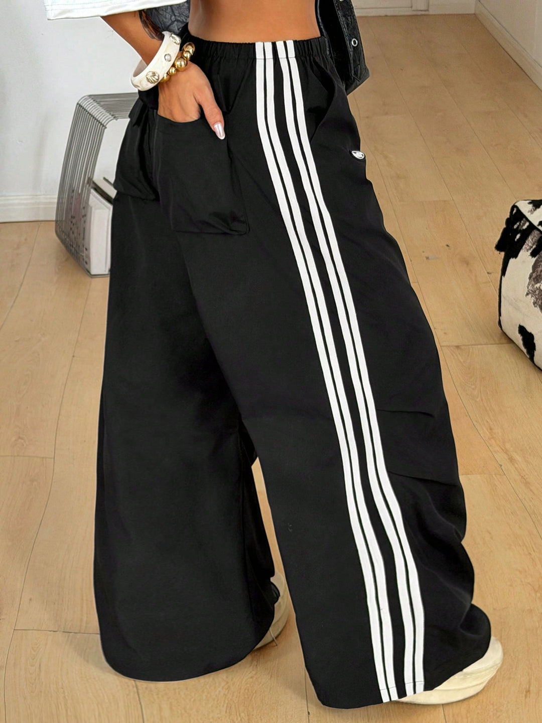 Pantaloni SHEIN, negru