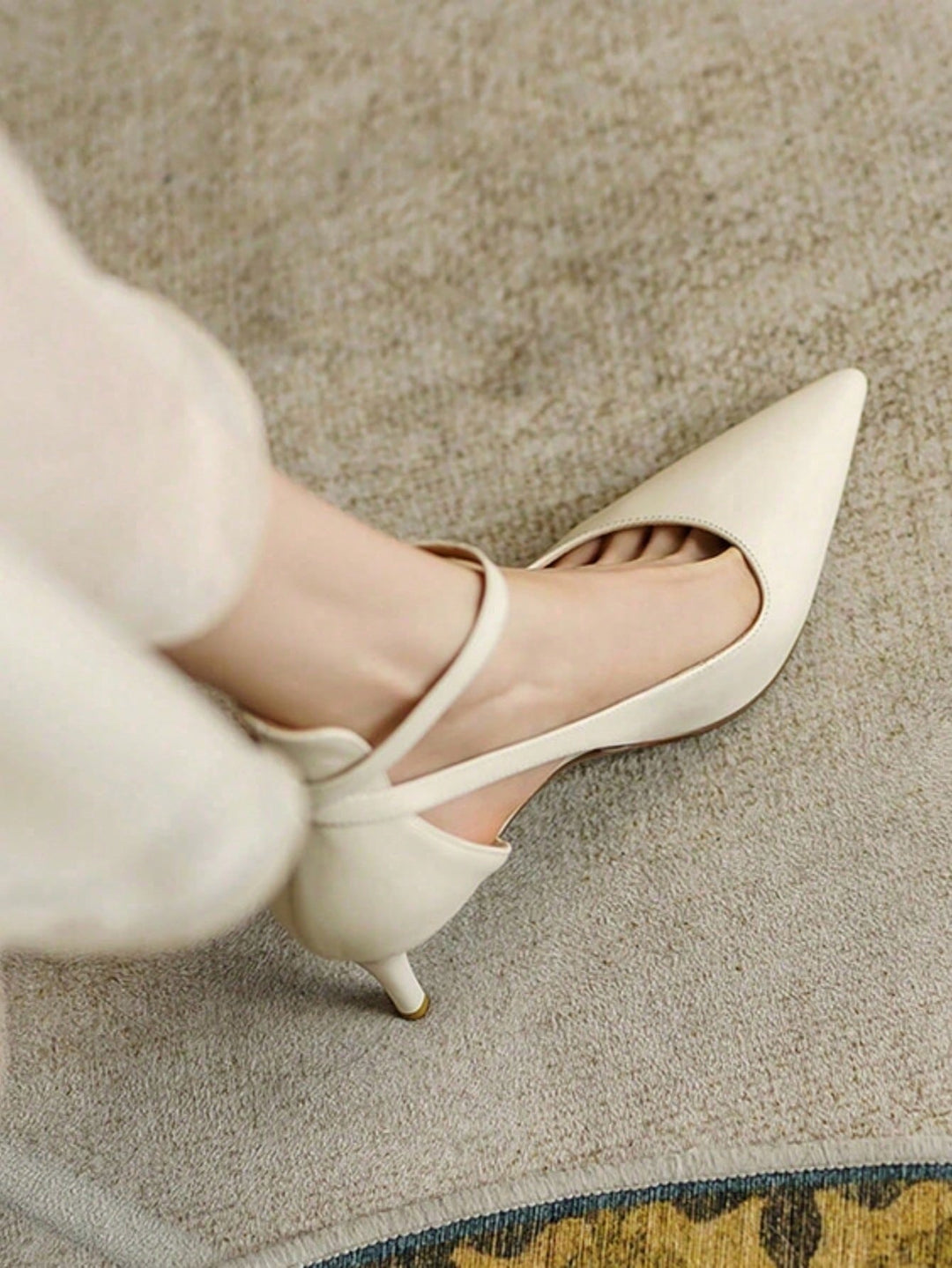 Pantofi cu toc SHEIN, alb