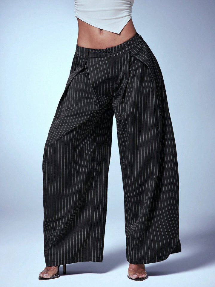 Pantaloni SHEIN, negru