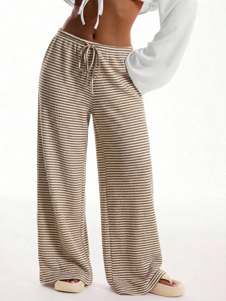 Pantaloni SHEIN, maro