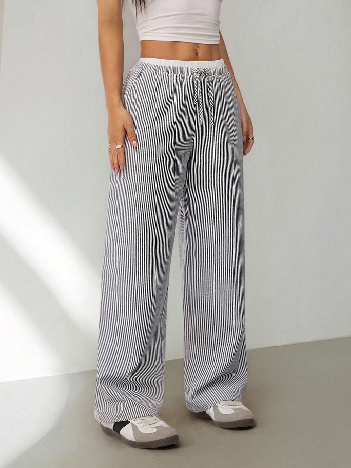 Pantaloni SHEIN, maro