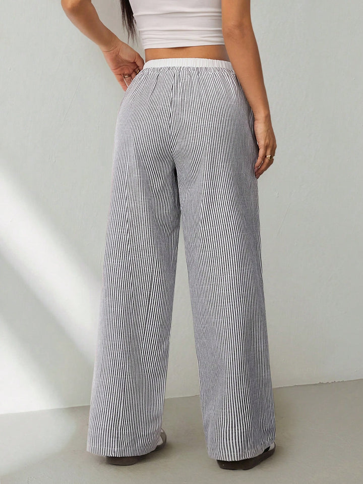 Pantaloni SHEIN, maro