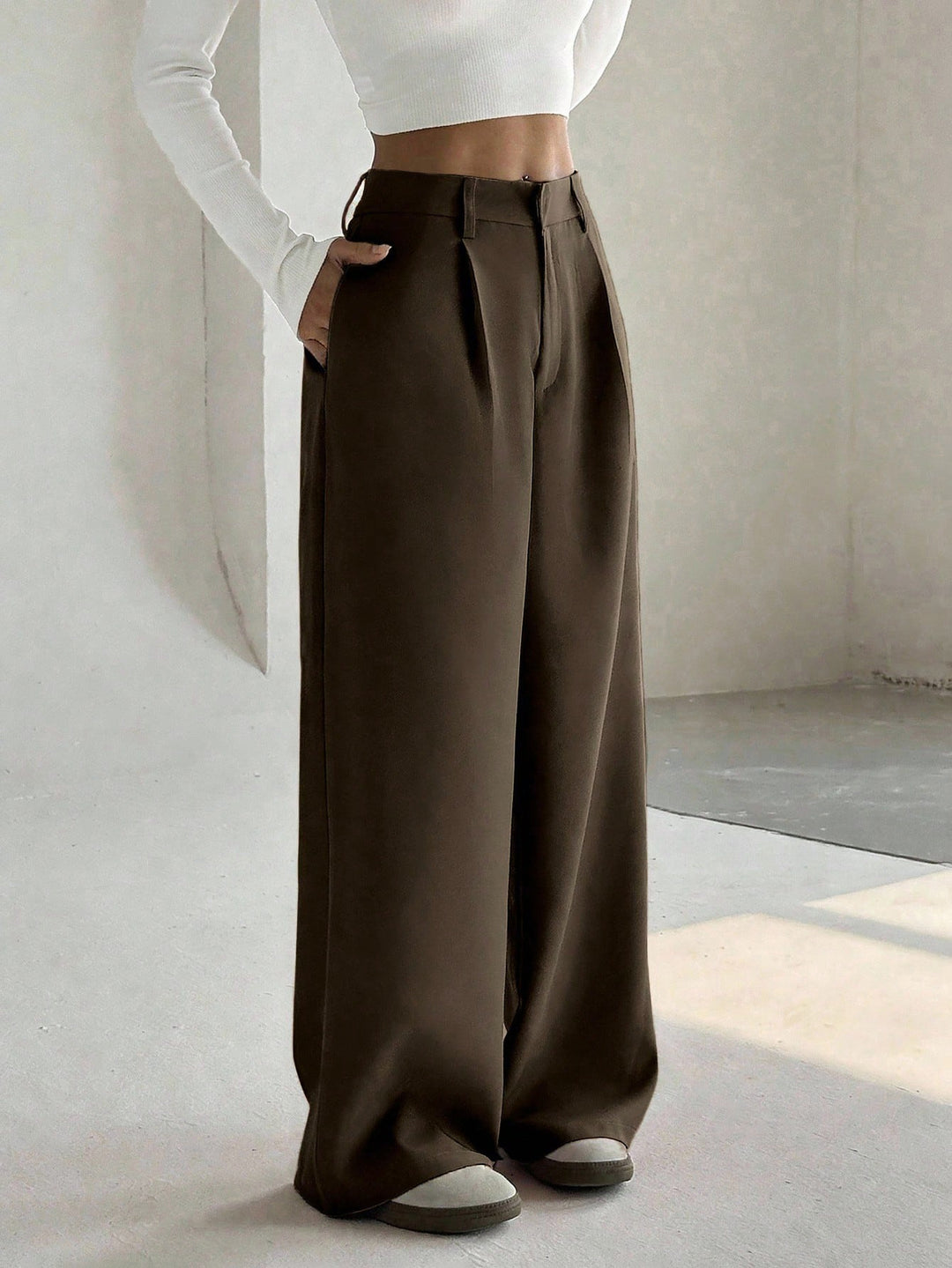 Pantaloni SHEIN, maro