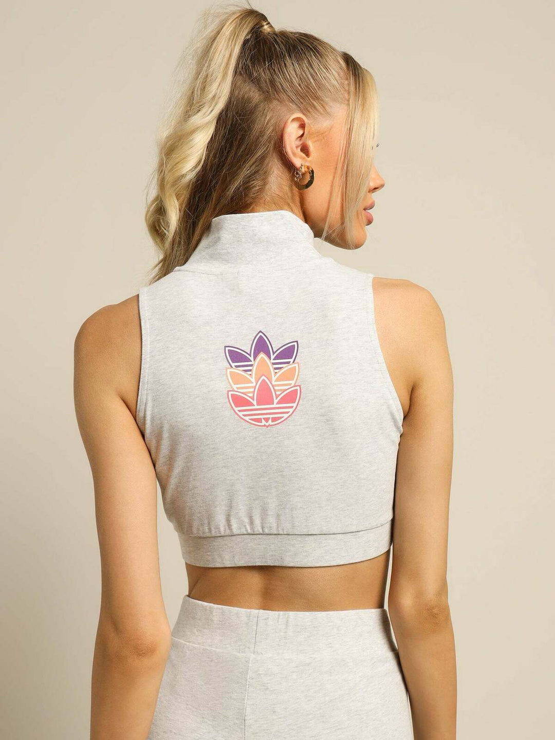 Top ADIDAS, gri