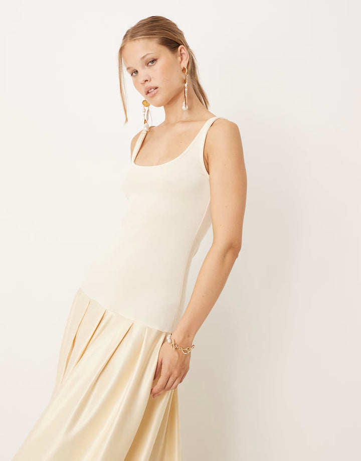 Rochie maxi ASOS, crem