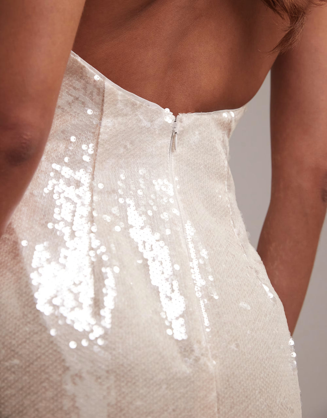 Rochie de ocazie ASOS, crem