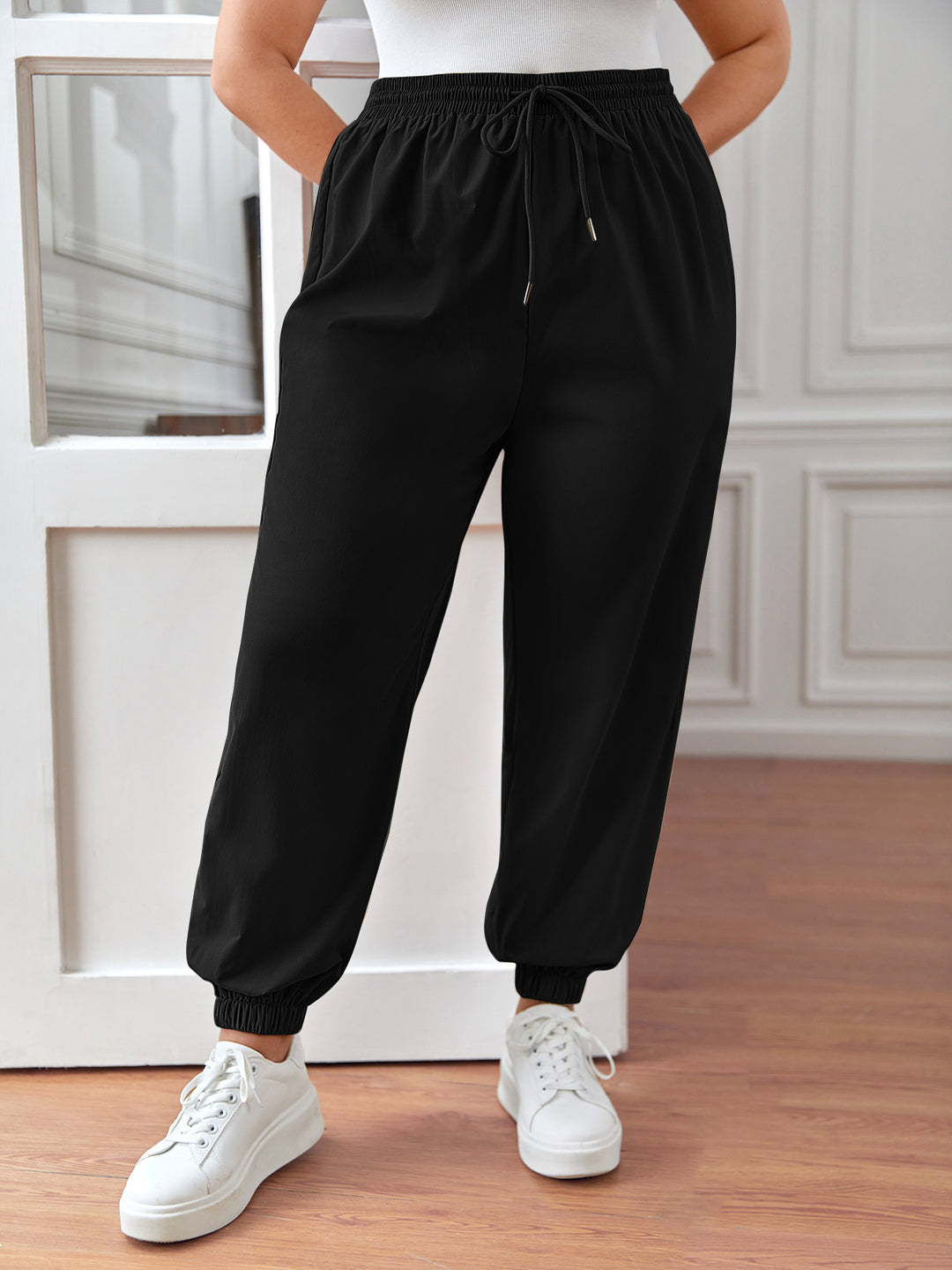 Pantaloni SHEIN, negru