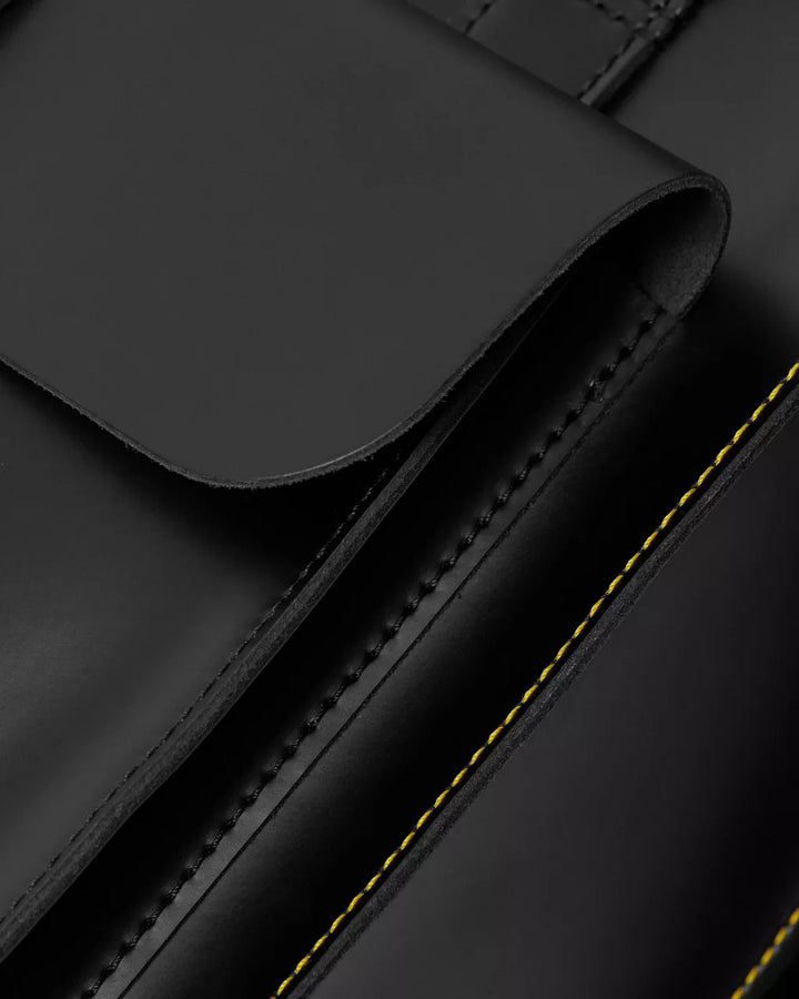Dr.MARTENS fekete bőr laptop hátizsák