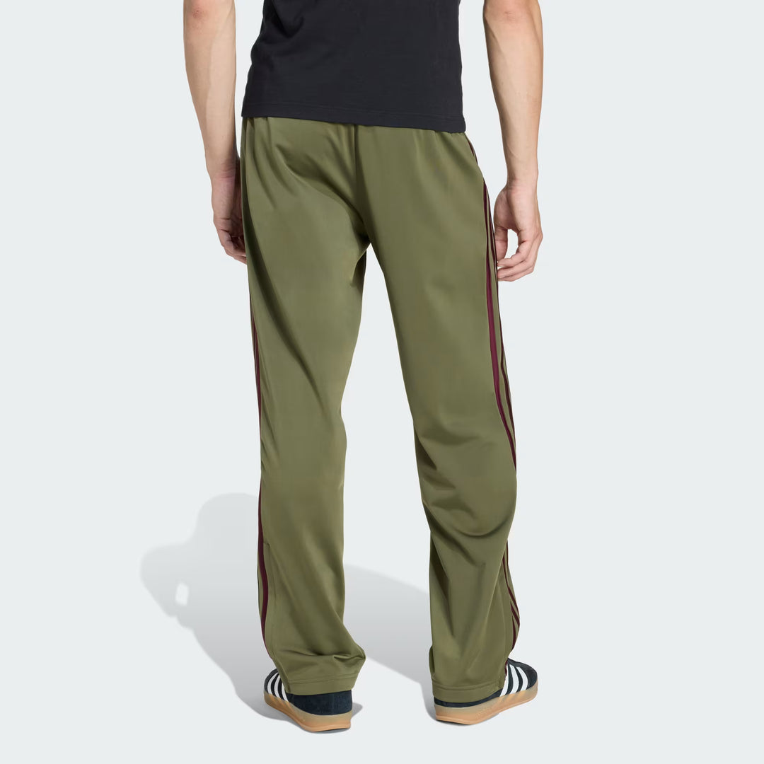 Pantaloni de trening Adidas, kaki