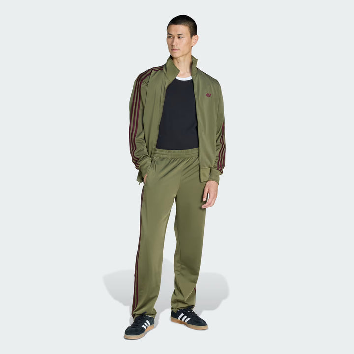 Pantaloni de trening Adidas, kaki