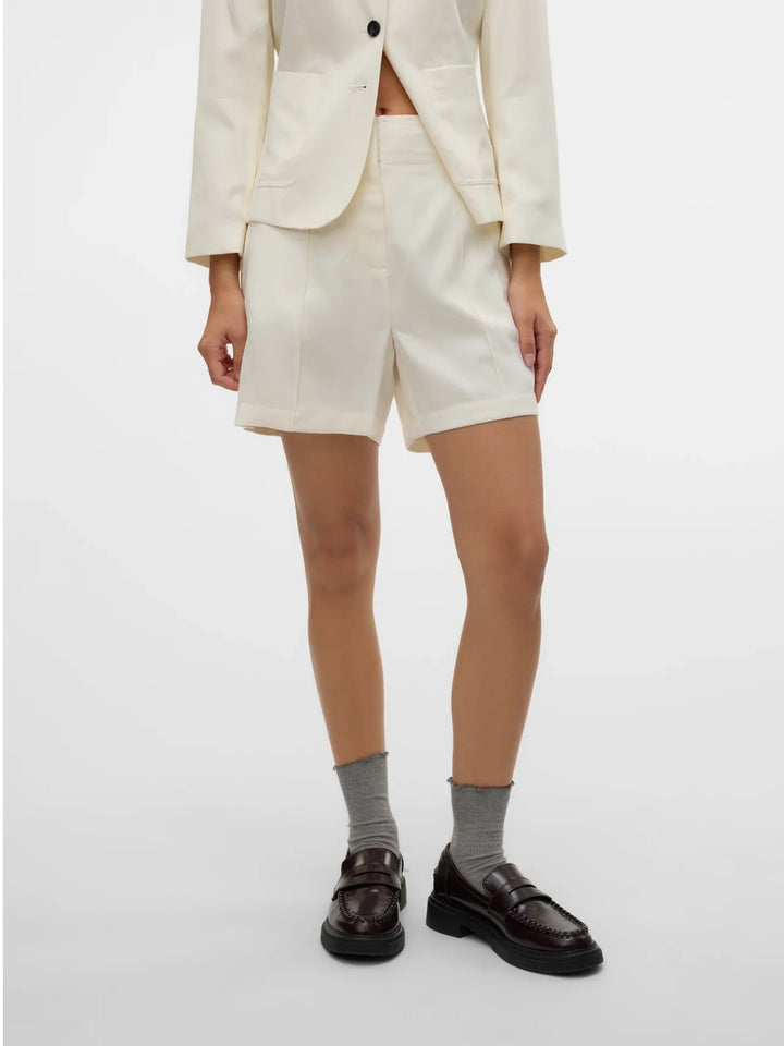 Pantaloni scurți VERO MODA, alb