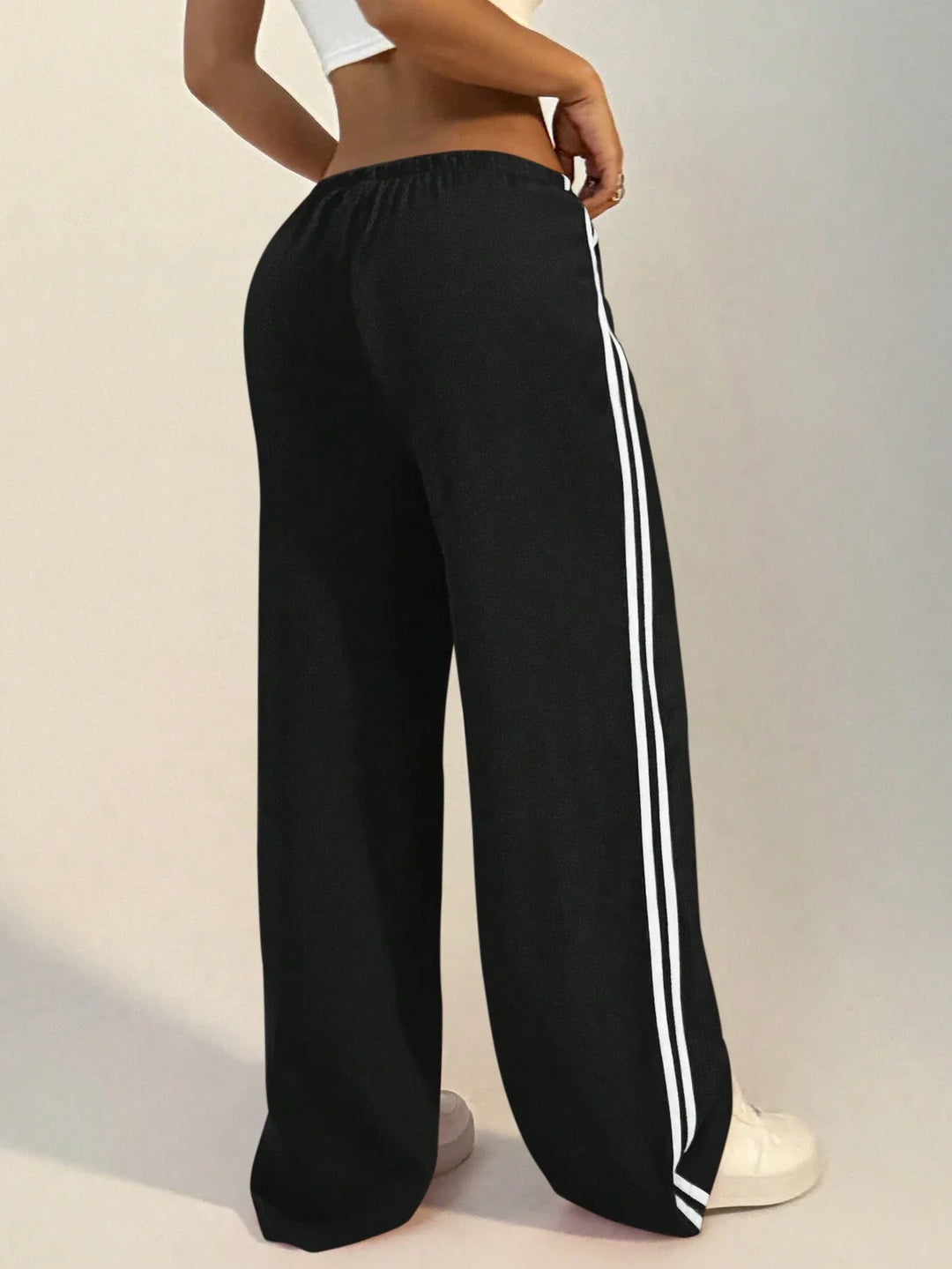 Pantaloni SHEIN, negru