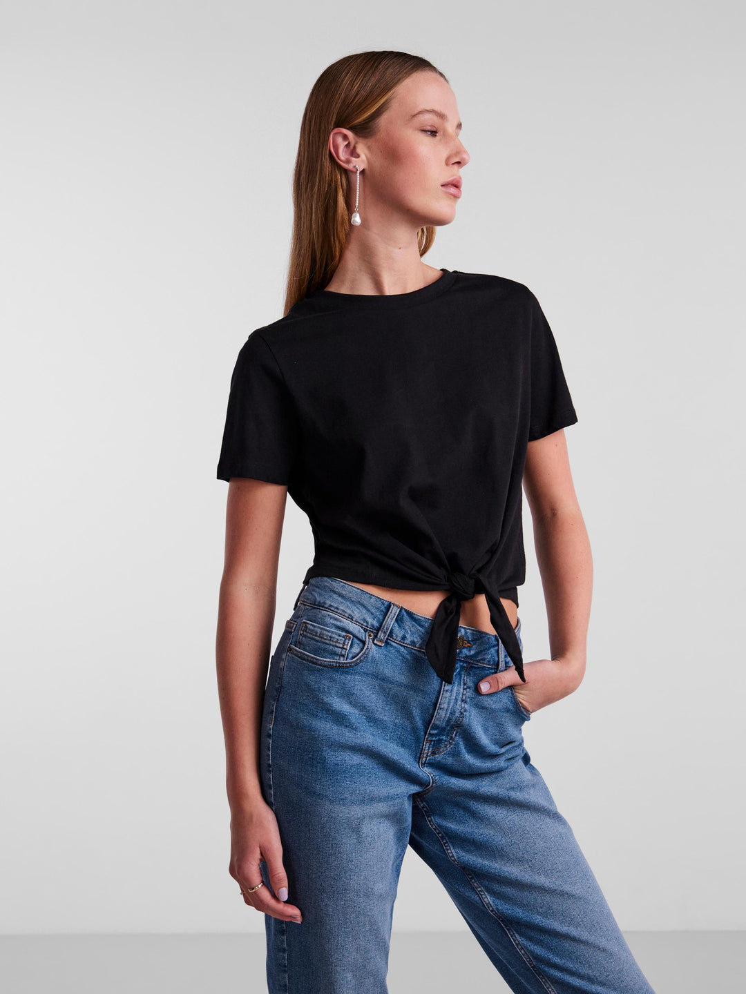 Tricou Pieces, negru