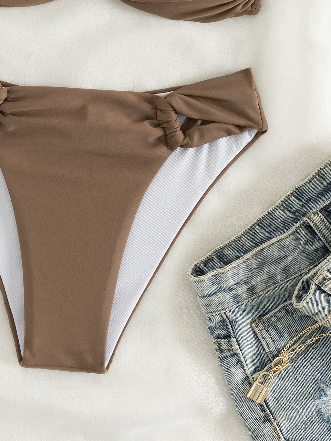 Set bikini SHEIN, maro