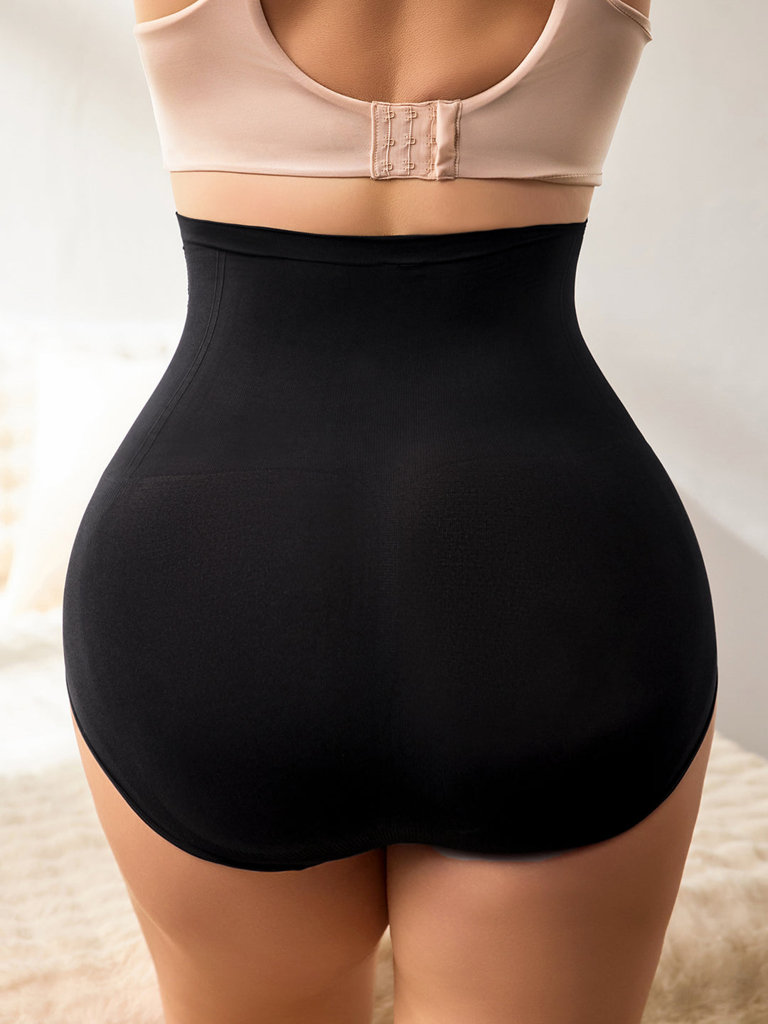 Lenjerie modelatoare SHEIN, negru