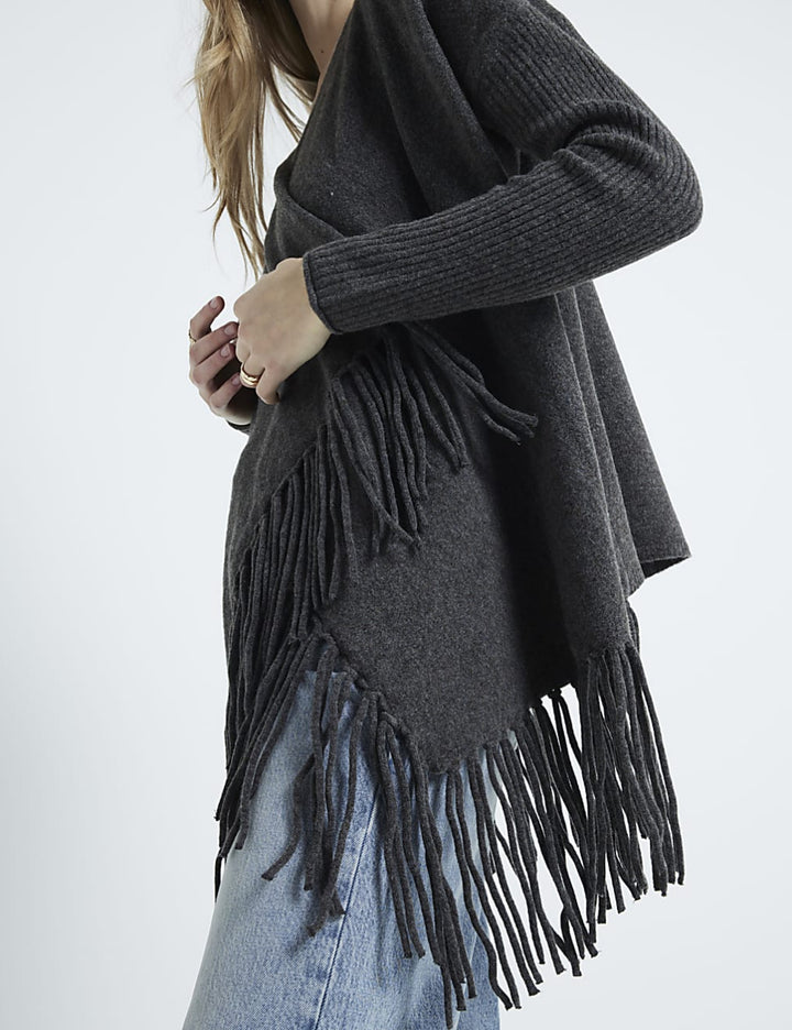 Cardigan River Island, gri