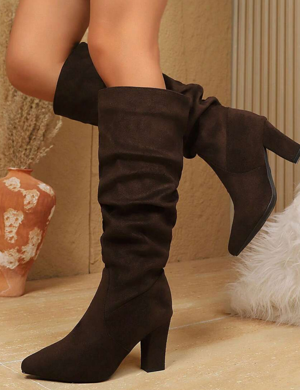 Shein barna magassarkú csizma