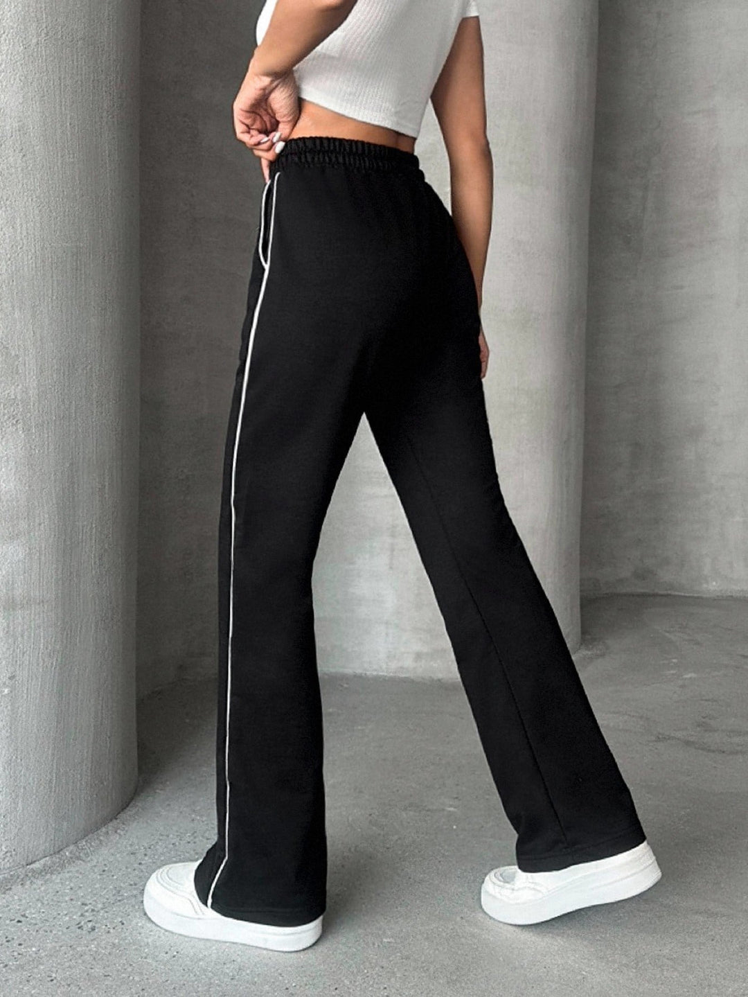 Pantaloni SHEIN, negru