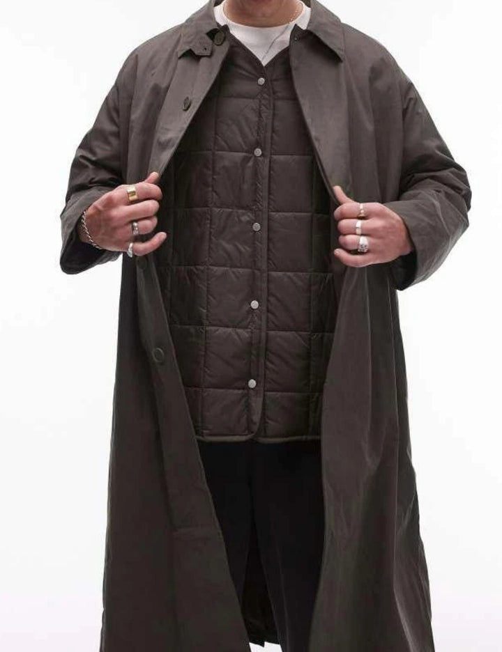 Geaca Topman, kaki