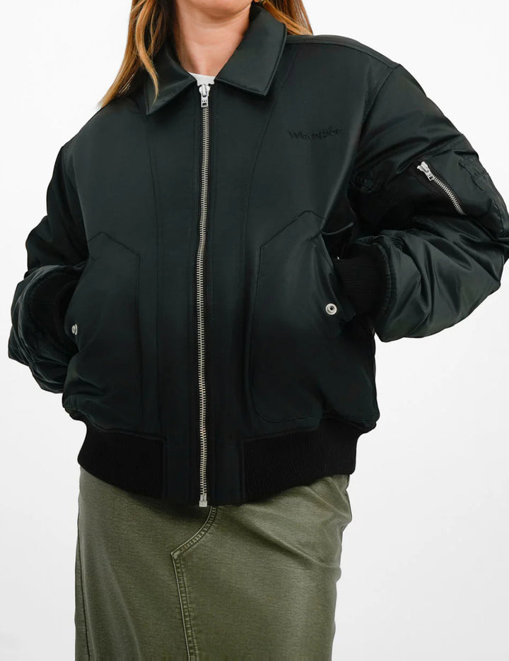 Jacheta Wrangler, negru