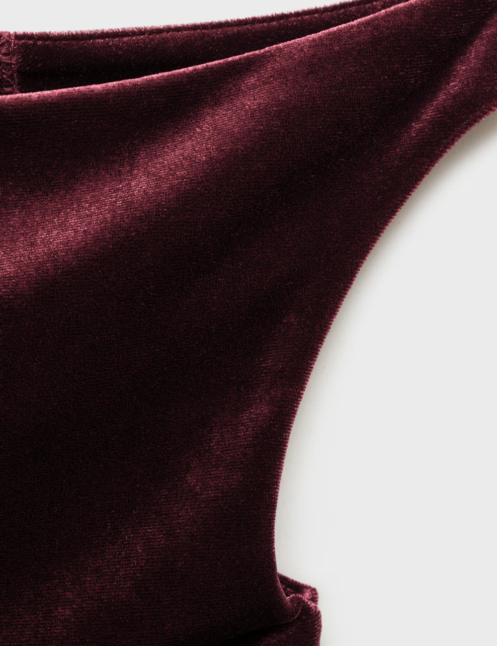 Maiou Mango, vișiniu