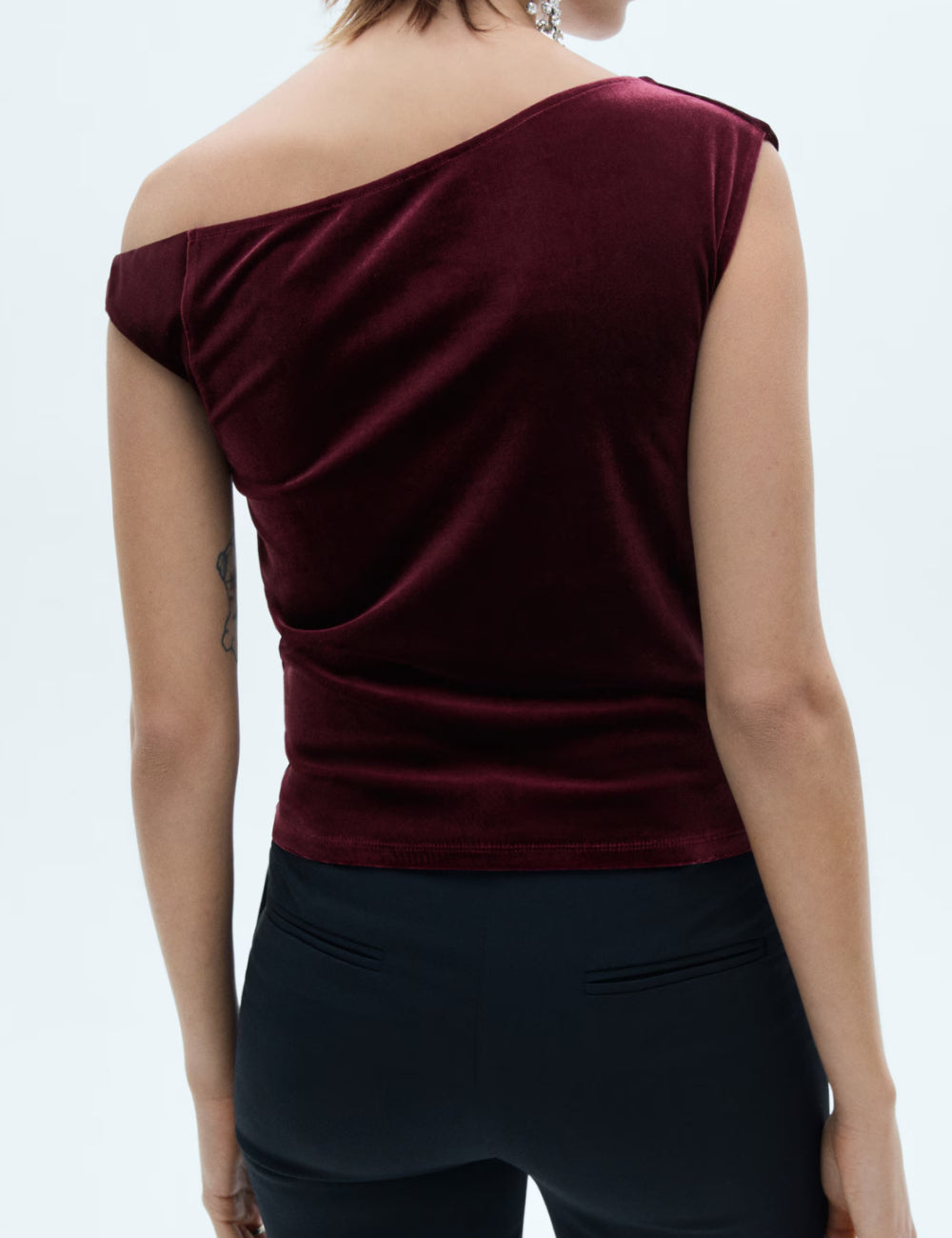 Maiou Mango, vișiniu