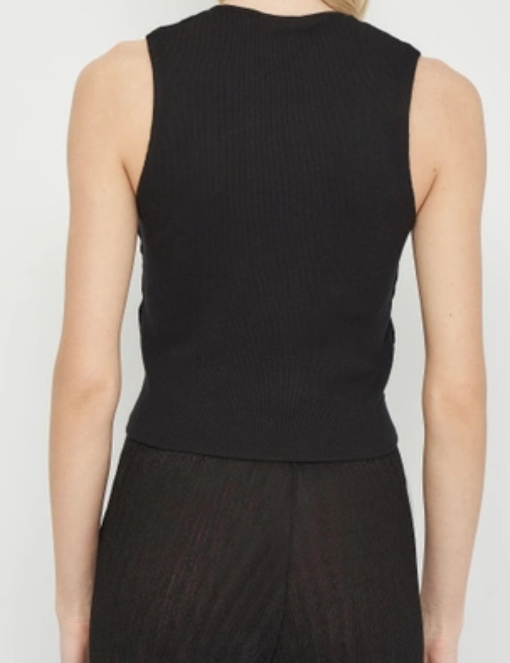 Maiou Zara, negru