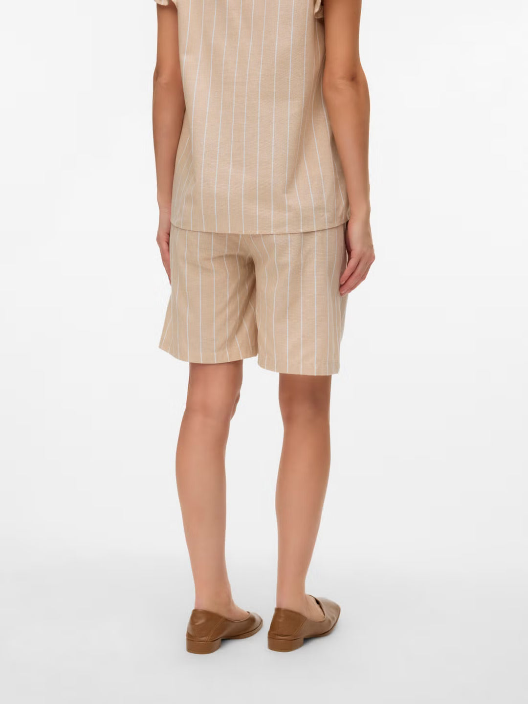 Pantaloni scurți MAMA LICIOUS, bej