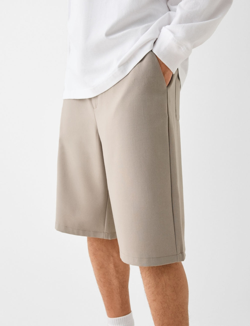 Pantaloni 3/4 Bershka, bej