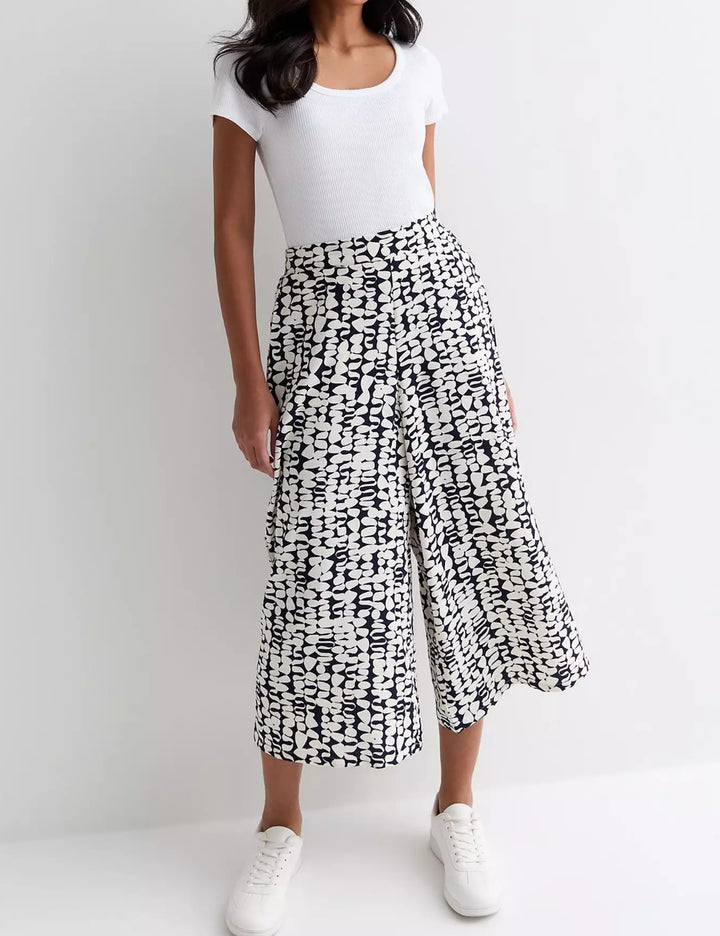 Pantaloni 3/4 New look, mix culori