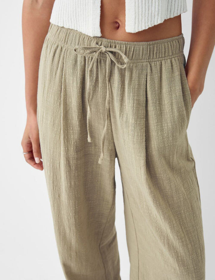 Pantaloni Bershka, verde