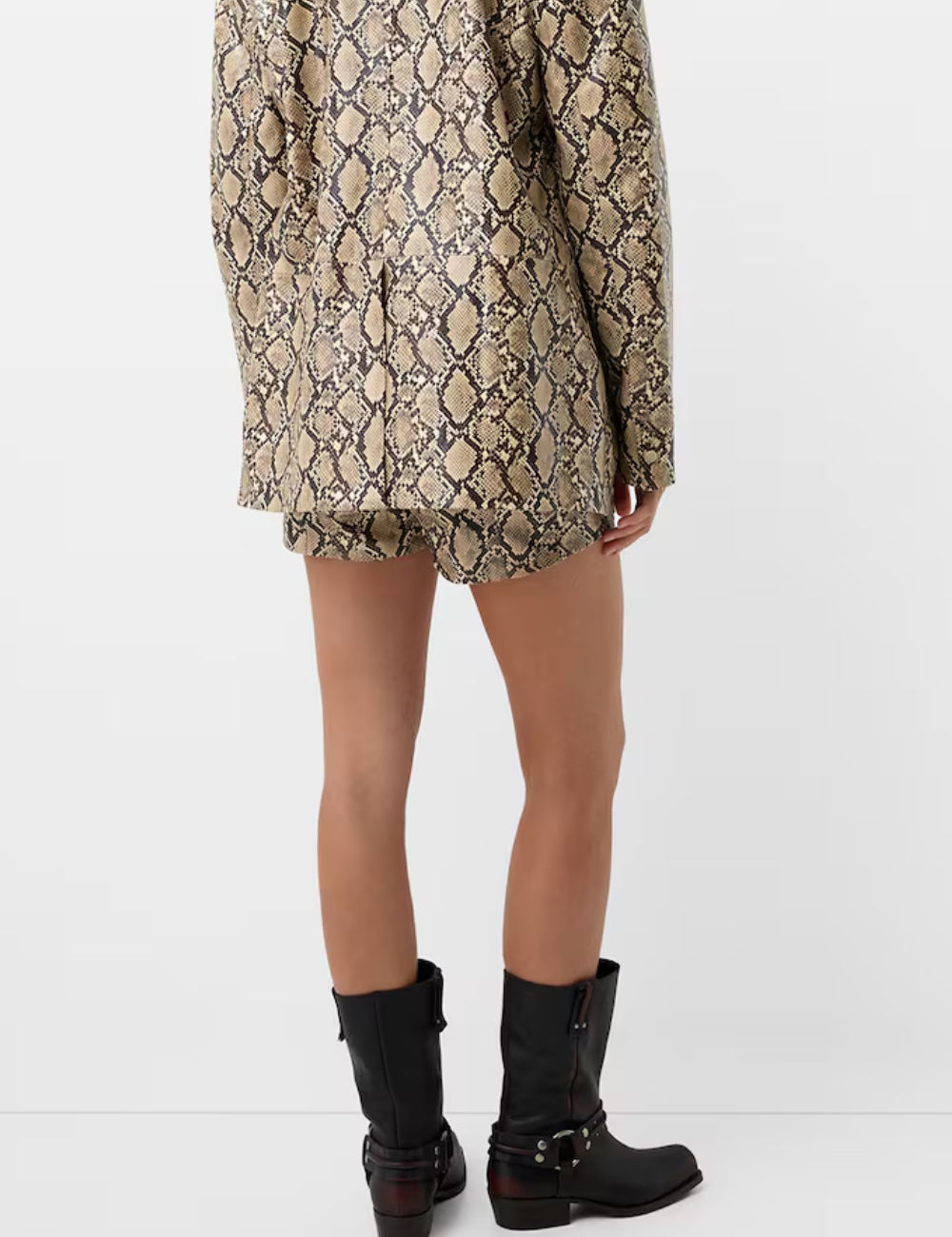 Pantaloni scurți Bershka, mix culori