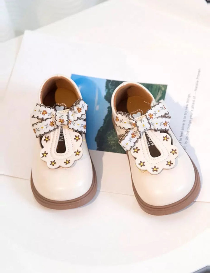 Pantofi Shein, crem