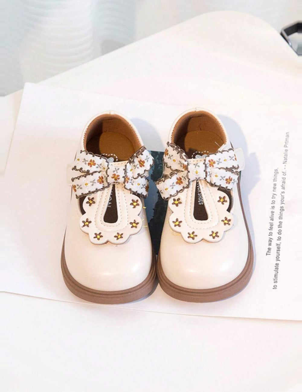 Pantofi Shein, crem