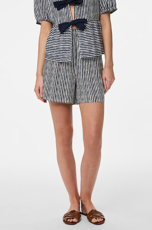 Pantaloni scurți PIECES, mix culori