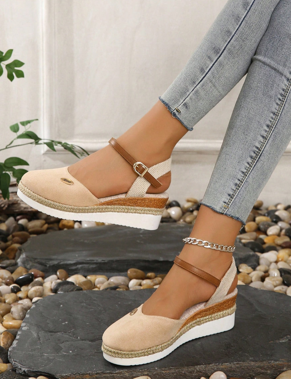 Shein bézs platform szandál