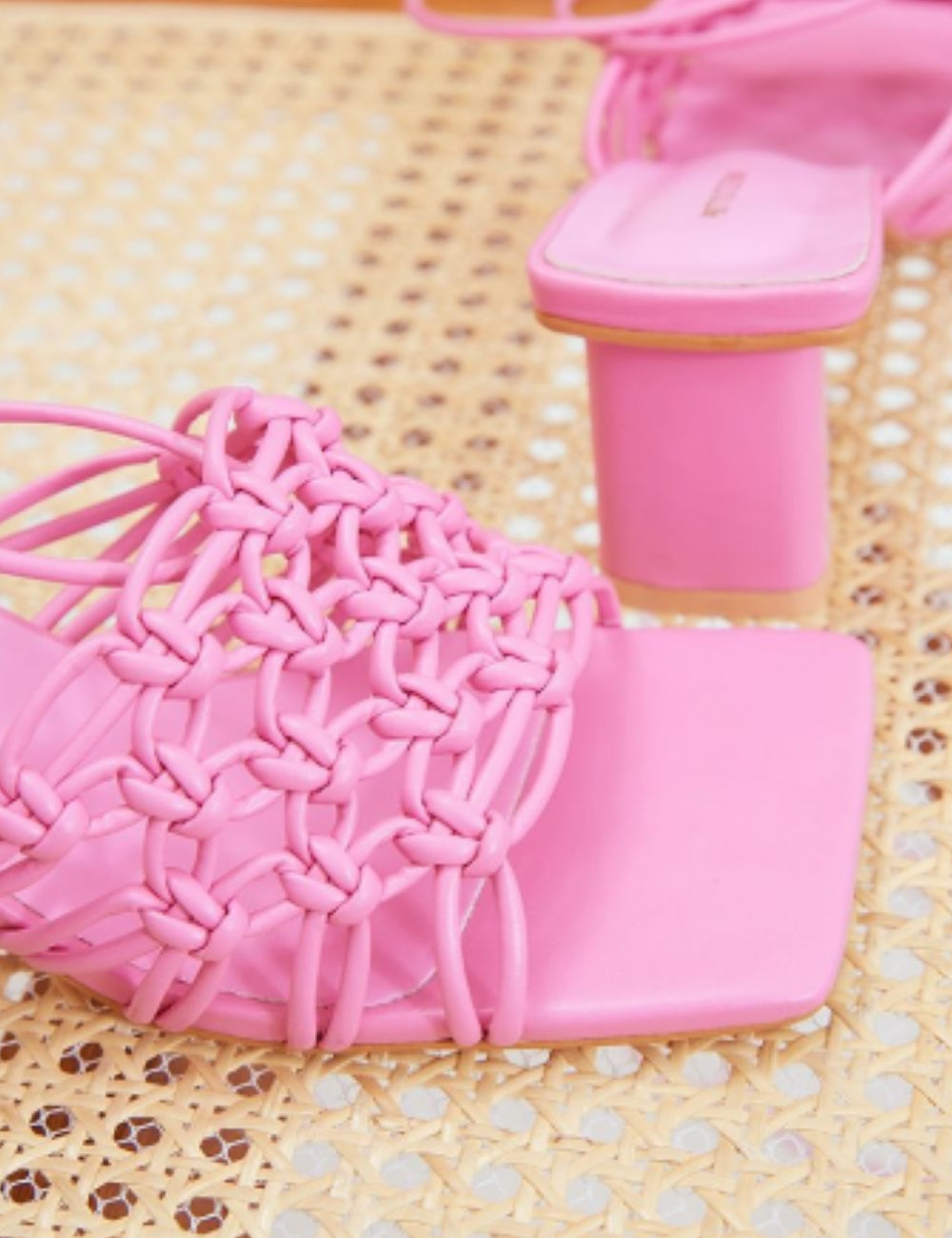 Sandale Cu Toc PRETTYLITTLETHING, roz