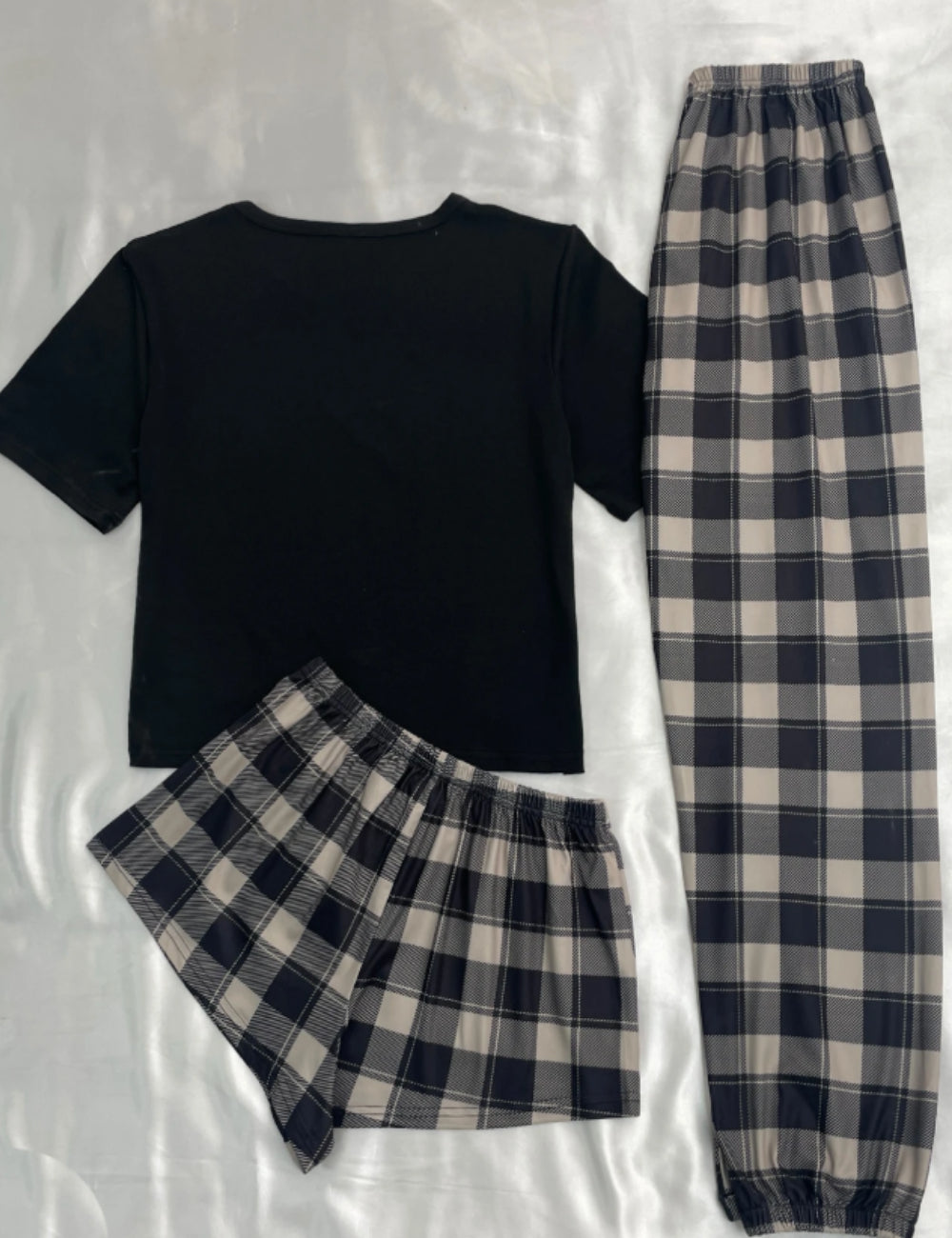 Set pijamale Shein, mix culori