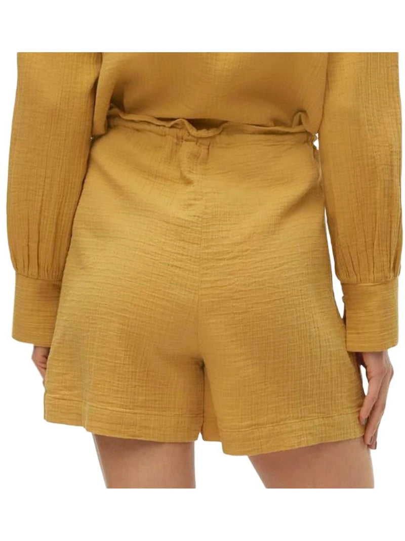 Pantaloni scurți VERO MODA, galben