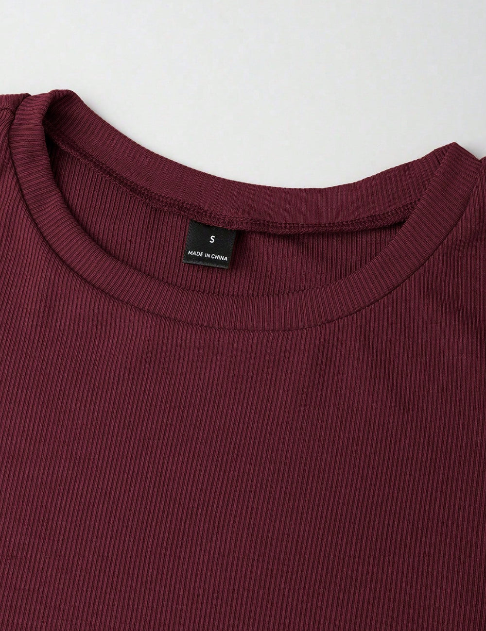 Tricou Shein, vișiniu